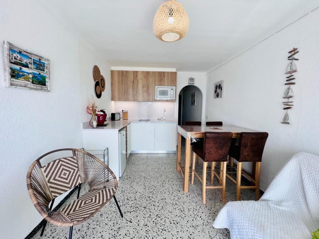 Apartmán Sylvia 4A - Estudio En Primera Linea De Mar - Centrico - Terraza Vista Mar - Playa - Wifi Empuriabrava Exteriér fotografie