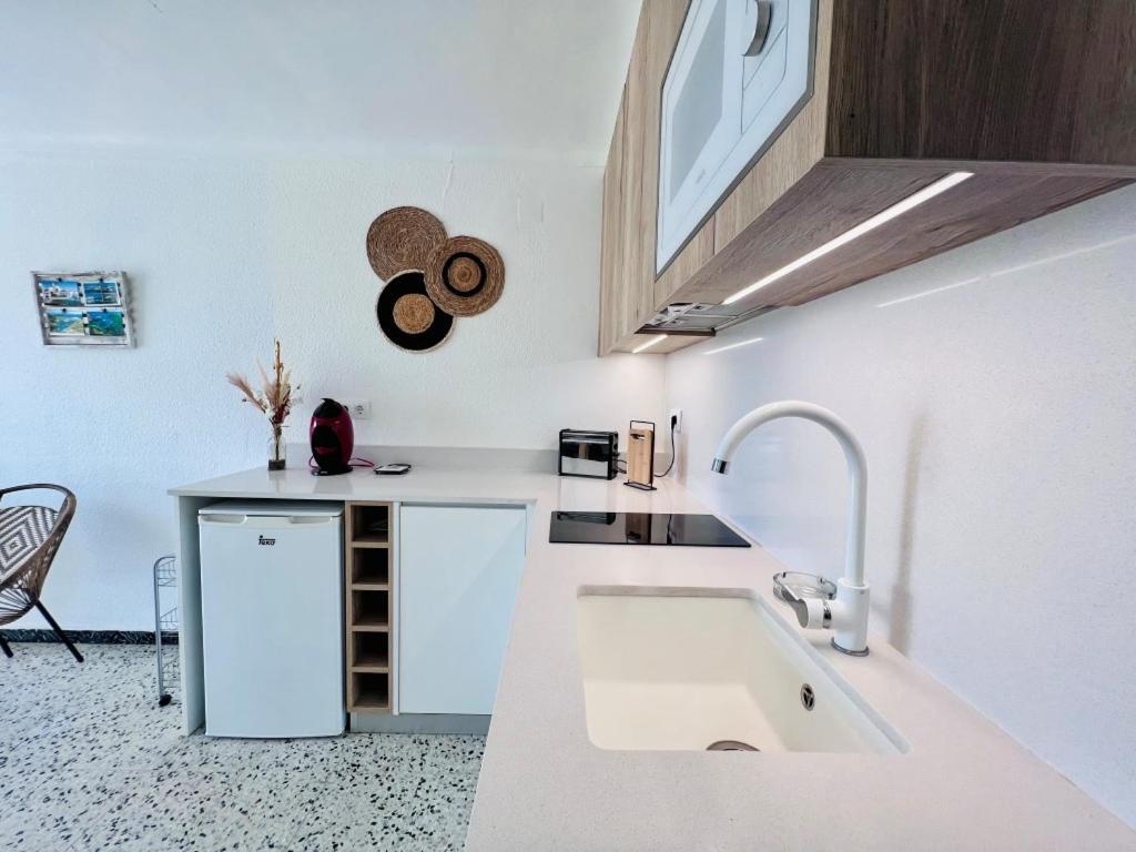 Apartmán Sylvia 4A - Estudio En Primera Linea De Mar - Centrico - Terraza Vista Mar - Playa - Wifi Empuriabrava Exteriér fotografie