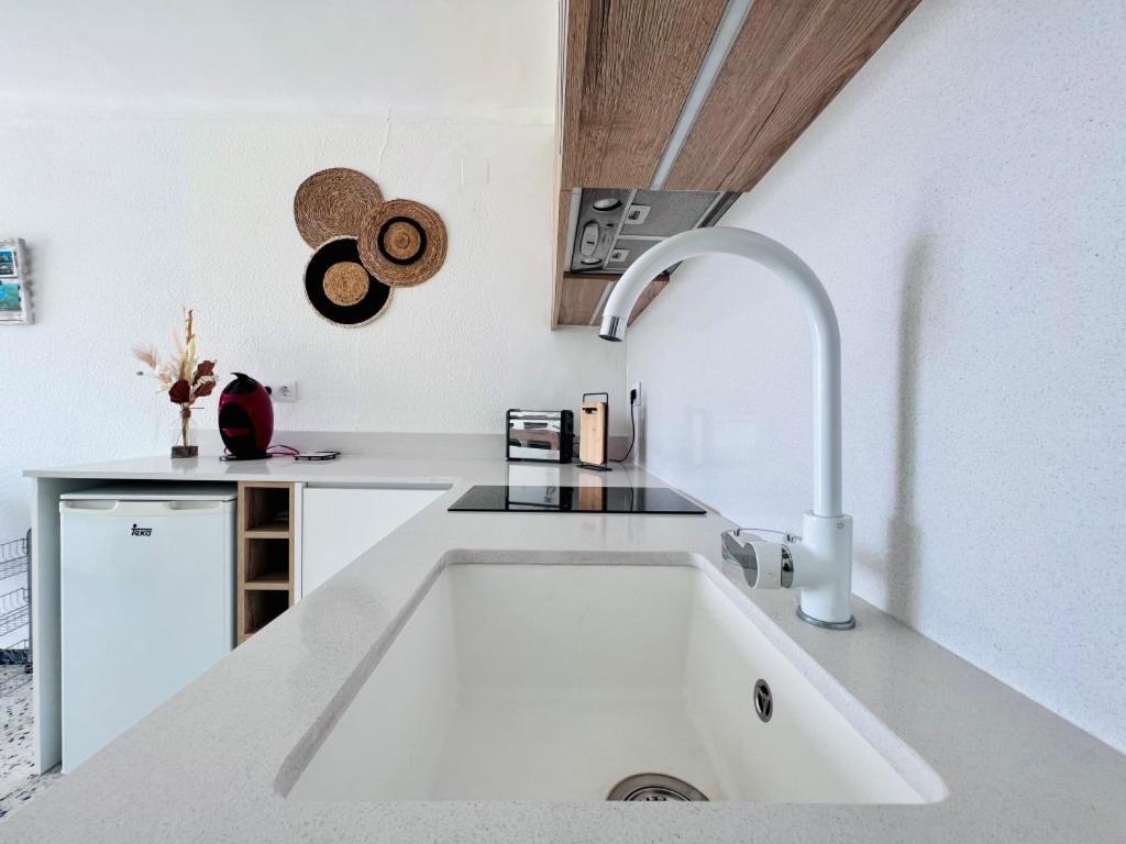 Apartmán Sylvia 4A - Estudio En Primera Linea De Mar - Centrico - Terraza Vista Mar - Playa - Wifi Empuriabrava Exteriér fotografie